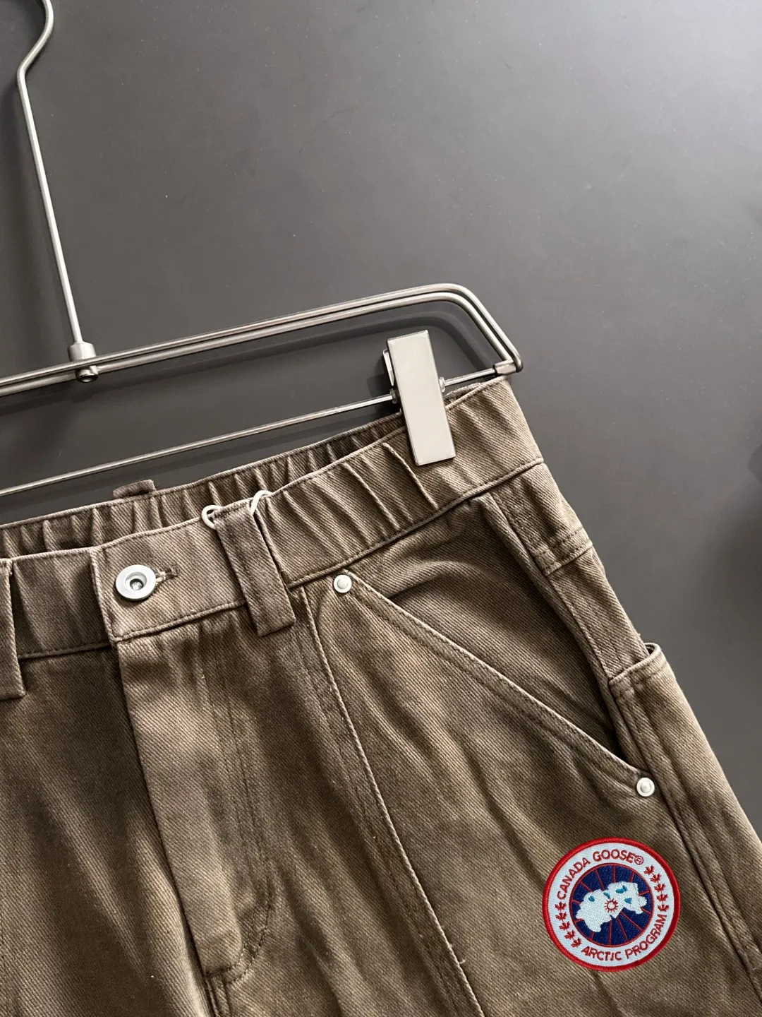 Next day shipping P360 Big Goose 2025 new autumn elastic band casual pants, thick counter-customized fabrics, high breathability and comfort, impeccable details, brand element design concept, reflecting high quality. It feels delicate and soft! It presents a casual cut and the upper body shape is great! Size: M-4XL